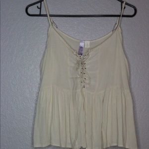 Francesca’s Alya tied up top cream size small